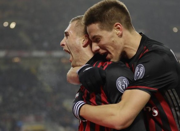  AC米兰青年军爆发主场四球横扫紫百合  