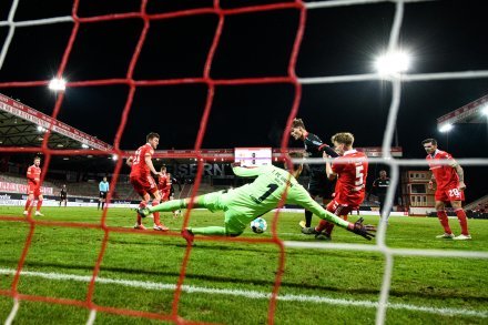 联赛黑马与老牌强队博弈成新赛季看点